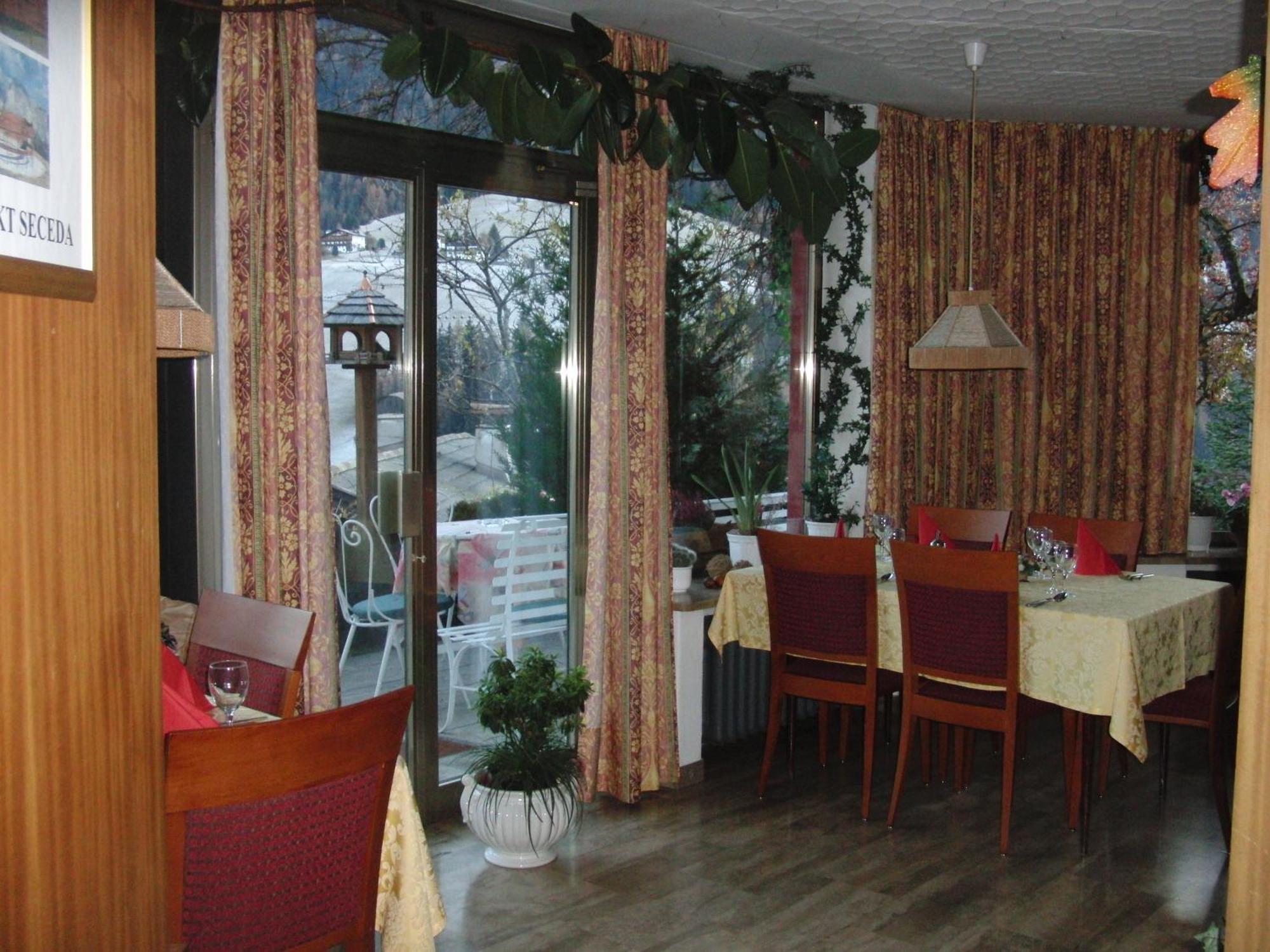 Hotel Villa Emilia Ортизей Екстериор снимка